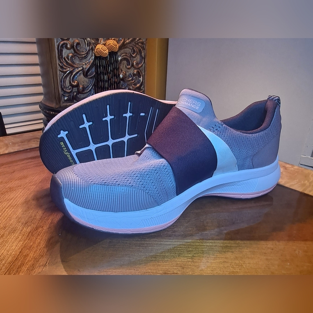 🏃‍♀️🏋‍♀️🤼‍♀️Sketchers Ultra Light Plum Color Women Size 8
